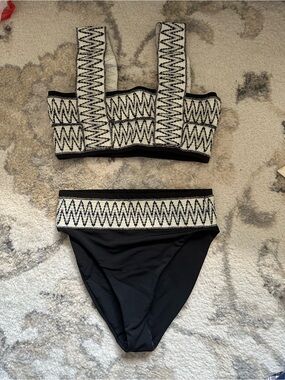 High-Waist Black Bikini Set with Ivory Zigzag Trim